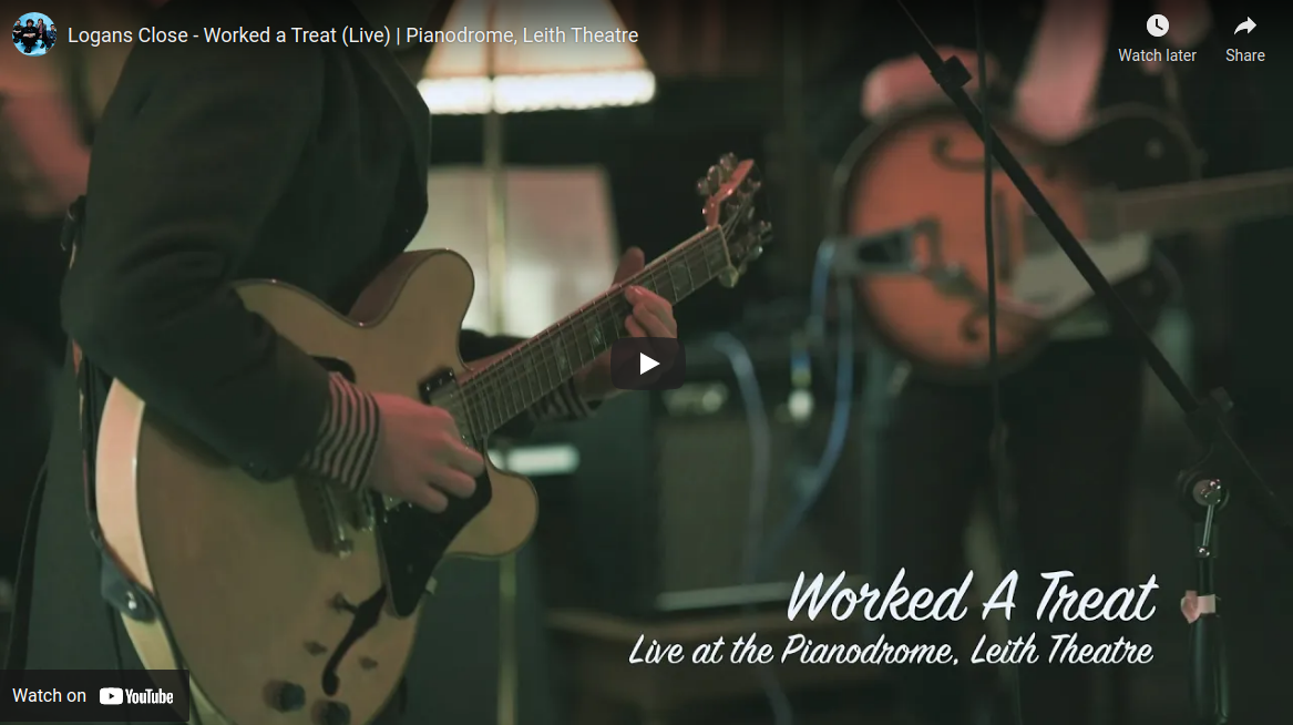 Video laden: Logan&#39;s Close – Worked A Treat (Live) im Pianodrome im Leith Theater